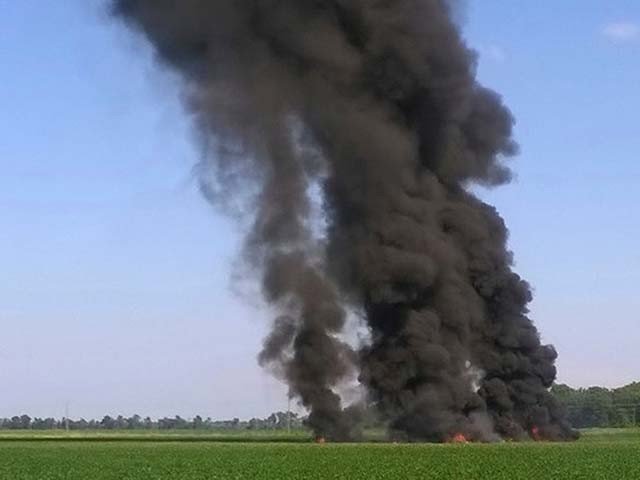 الجزائر میں فوجی طیارہ گر کر تباہ، 100 اہلکار ہلاک