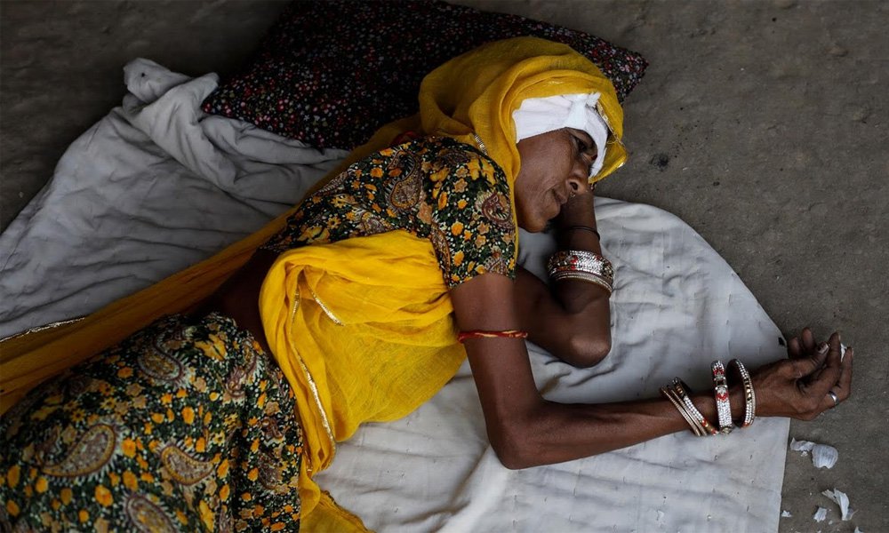 Revolution in India, train set-up hospital