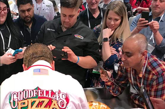Holding World Pizza Expo in Las Vegas