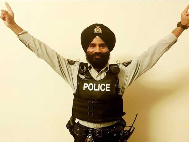 The Canadian police also greeting the Boom Boom Style