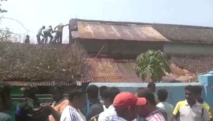 باپ کے مرنے کاغم بیٹیاں نہ سہہ سکیں