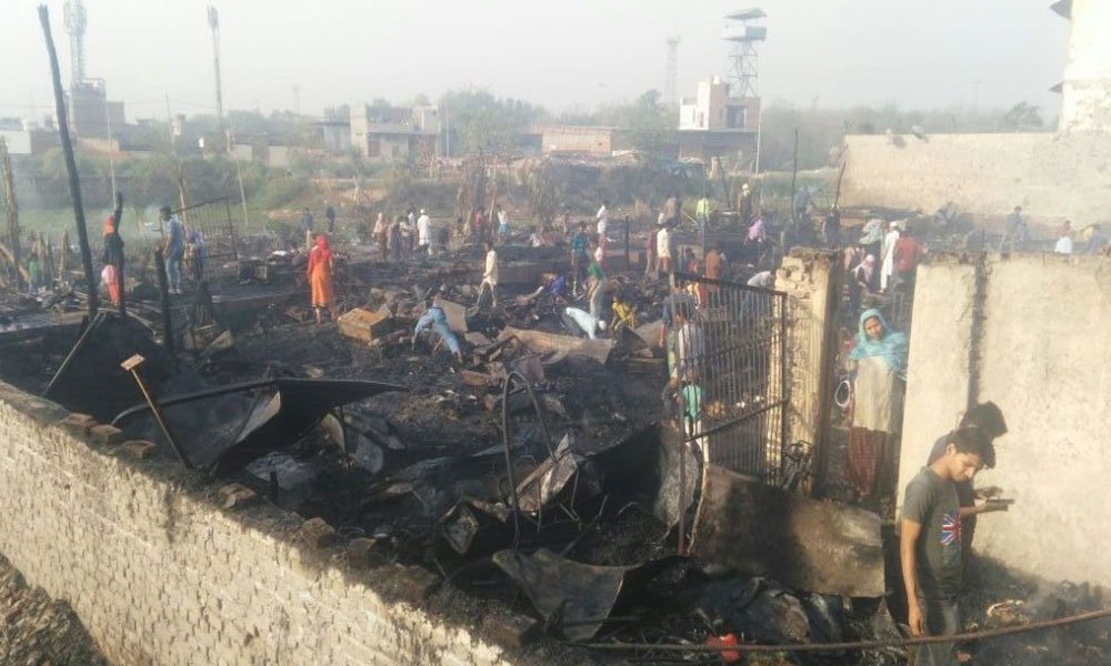 Delhi: Fireworks in Rohingya camp became a pile