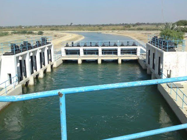 Two hundred people go and graduate, head Sindh Water Commission