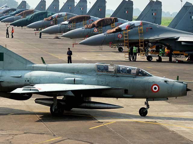 Indian combat madness, buy 110 fighter aircraft and announce warfare exercises on the border