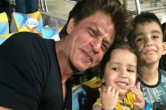 Pictures of King Dhoni of Kolkata with MS Dhoni's daughter Zwali on social media