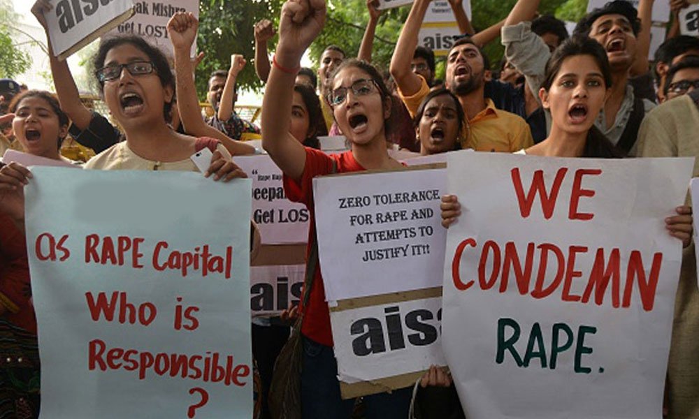 India: A 13-year-old girl in the temple is abusive