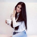 Only fond of modeling no interest in movies and plays, Sanam bukhari