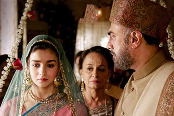 Alia Bhatt emotionally leave plays a role of Pakistani daughter-in-law in "Raazi"