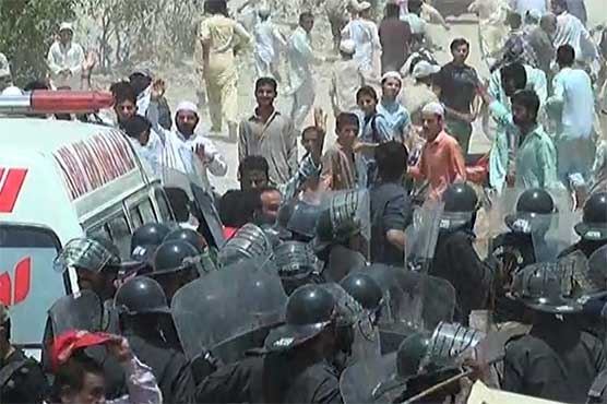 Karachi: Protest against killing of a girl, police firing killed at least 20