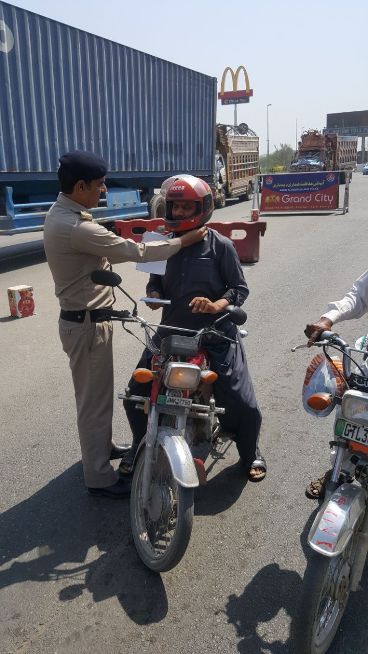 motorway, police, started, operation, against, motorcycles, without, helmets, rawat, police