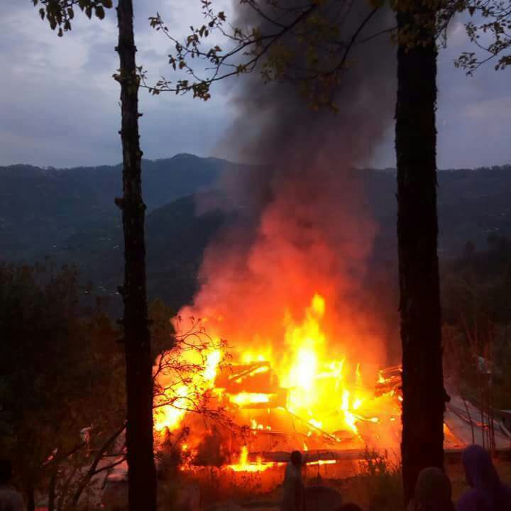 Senior jurist  Raja Sohrab advocate house employee Sadiq Shah died with heavenly power fall