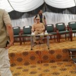 The Chief Minister faced embarrassment in the Chiniot, what happened with high servant during the ceremony?