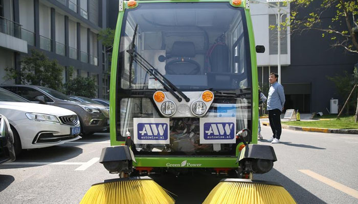 China: Cleaning of roads will now automatically drive trucks