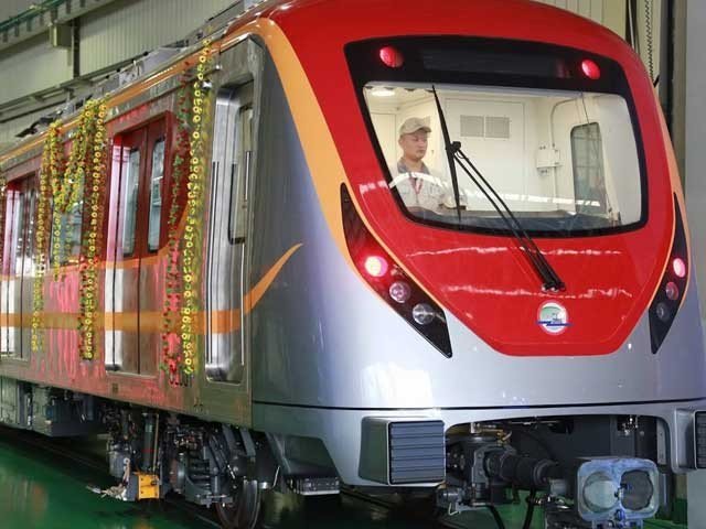 Orange Line train travel for Lahorion free for a day
