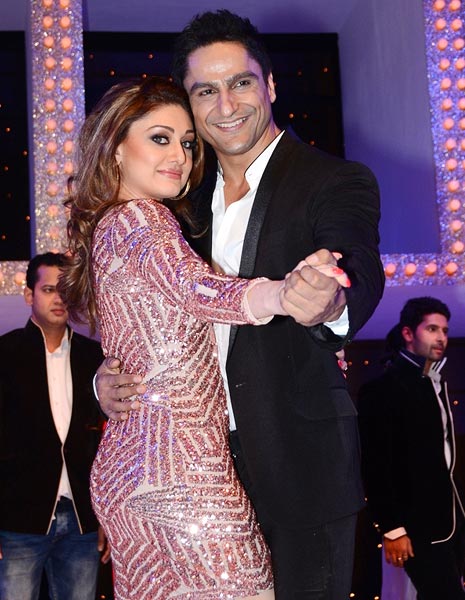 How is the condition of singer got fame from famous song kanta laga?