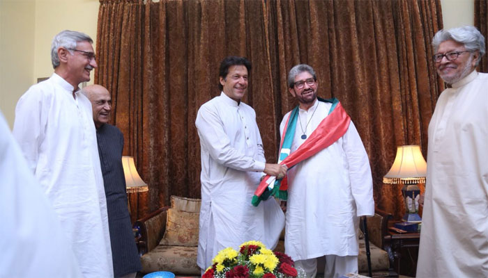 Jafar Laghari and his wife Mina Laghari became Imran Khan's companion in 2013 and was involved in joining PTI but what would be the obstacle to this work?