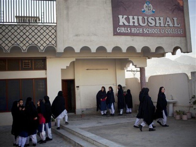 Malala Yusufzai's decision to closed the school in Swat