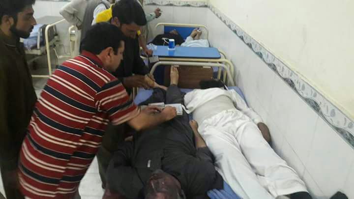 Abbotabad, Van, driver, in, hurry, got, accident, ten, died