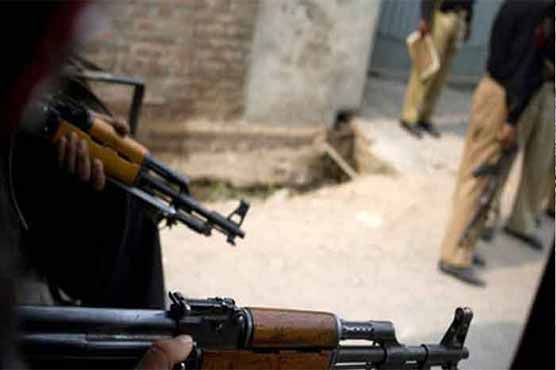 Rawalpindi: Police encounter on the double road, one officer and one bandit injured, two escape