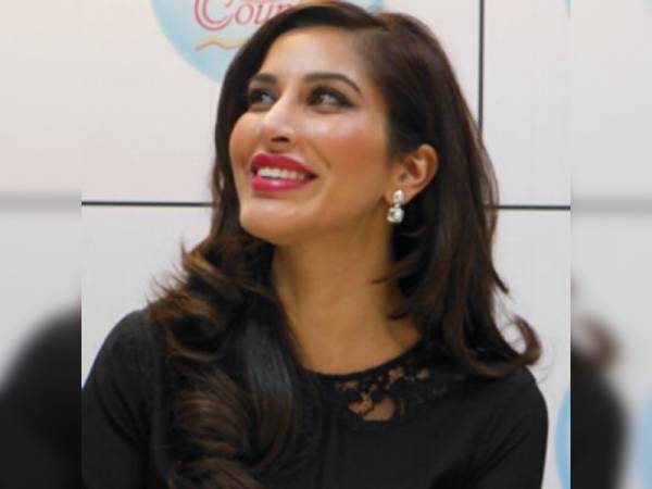 Sophie Choudry talked with resatisfied on price increases of petroleum products social media
