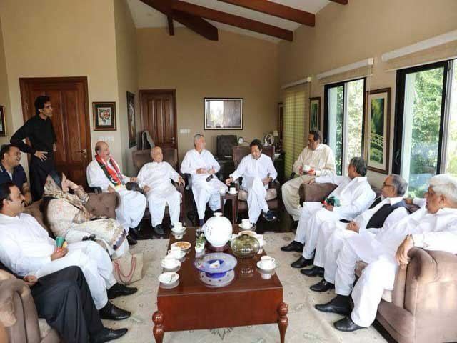 Imran Khan blow 3 key wickets of PML-N