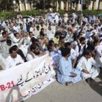 Balochistan: Officials of government colleges protest protest outside Quetta Press Club