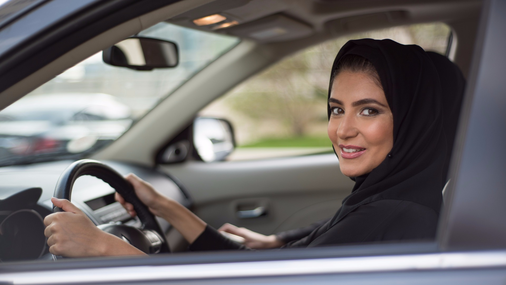 Car exhibition for the first time in Saudi Arabia for women only