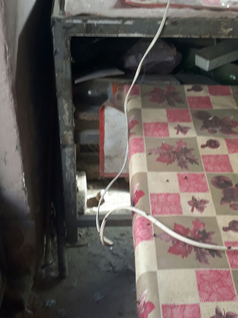 rawalpindi, cantt, dhoke syedan, thrid, class, milk, and, oil, being, sold, in, market, food, department, operation