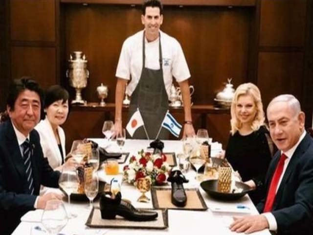 The Japanese prime minister sweets in the shoes of the Israeli prime minister