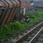 Roadside trains are trapped by train accident