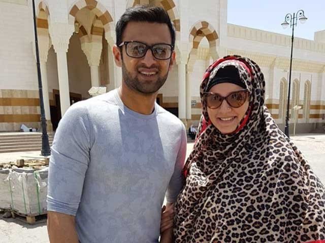 Shoaib Malik and Sania Mirza performed Umrah