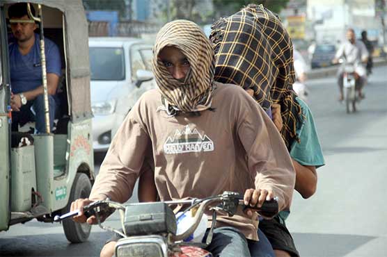 Karachi intensifies heat intensity, reaches 43 degrees