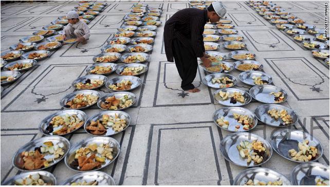 دنیا کا سب سے بڑا دستر خوان کہاں بچھایا جاتا ہے؟