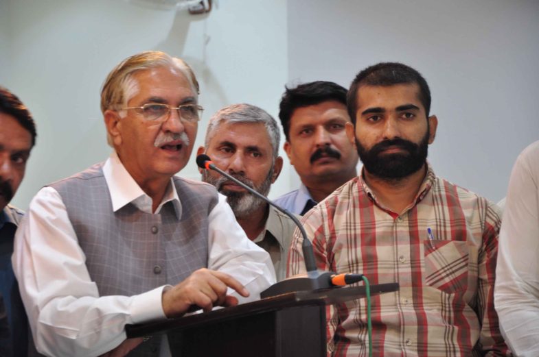 man, of, cricis, iron, man, syed nayyar hussain bukhari, ex-chairman, senate