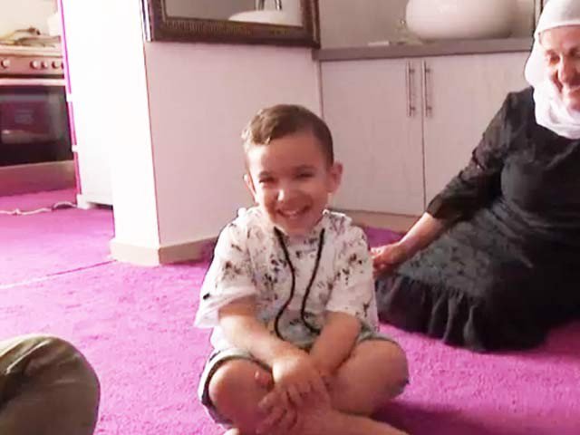 A three-year-old girl started speaking English without reading EnglishA three-year-old girl started speaking English without reading English