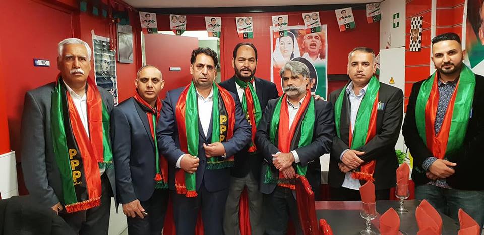 qari farooq ahmed, and, sajid gorsi,, orgnazied, an, aftar, dinner, in, favor, of, PPP, new, president, chaudhry muhammad razzaq dhal, 