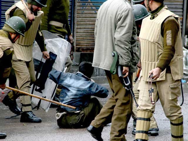 Indian forces continue aggression in occupied Kashmir, more than 3 young martyrs