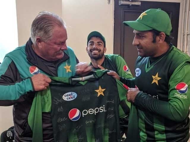 Tribute to the retired host of fellow cricketers Steve Racson of the national cricketers