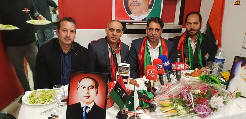 qari farooq ahmed, and, sajid gorsi,, orgnazied, an, aftar, dinner, in, favor, of, PPP, new, president, chaudhry muhammad razzaq dhal, 