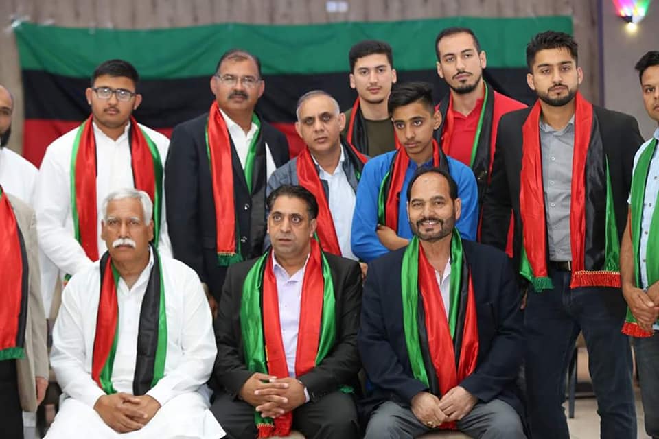 PRESIDENT, PPP, FRANCE, CH MUHAMMAD RAZAQ DHAL, ARRANGED, AFTAR, DINNER, IN, FAVOR, OF, PAKISTANI, COMMUNITY, OF, PARIS