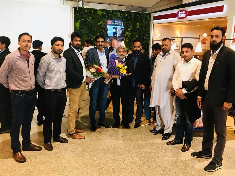 chaudhry, shamshad ahmed, returned,after, umrah, qari farooq ahmed, chaudhry afzal langah, muhammad afrasyab, and, others, received, him, on, charles, degal, airport