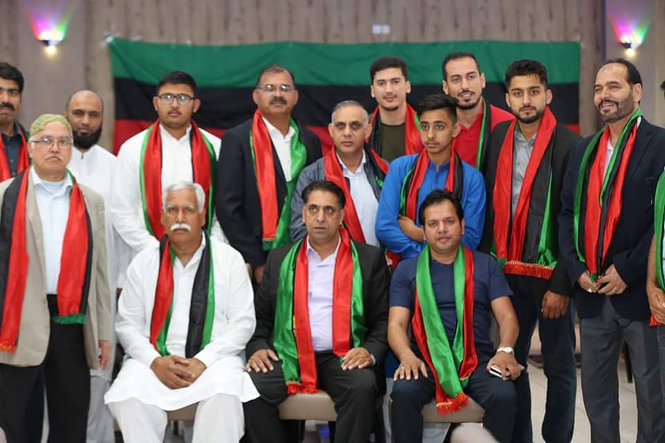 PRESIDENT, PPP, FRANCE, CH MUHAMMAD RAZAQ DHAL, ARRANGED, AFTAR, DINNER, IN, FAVOR, OF, PAKISTANI, COMMUNITY, OF, PARIS