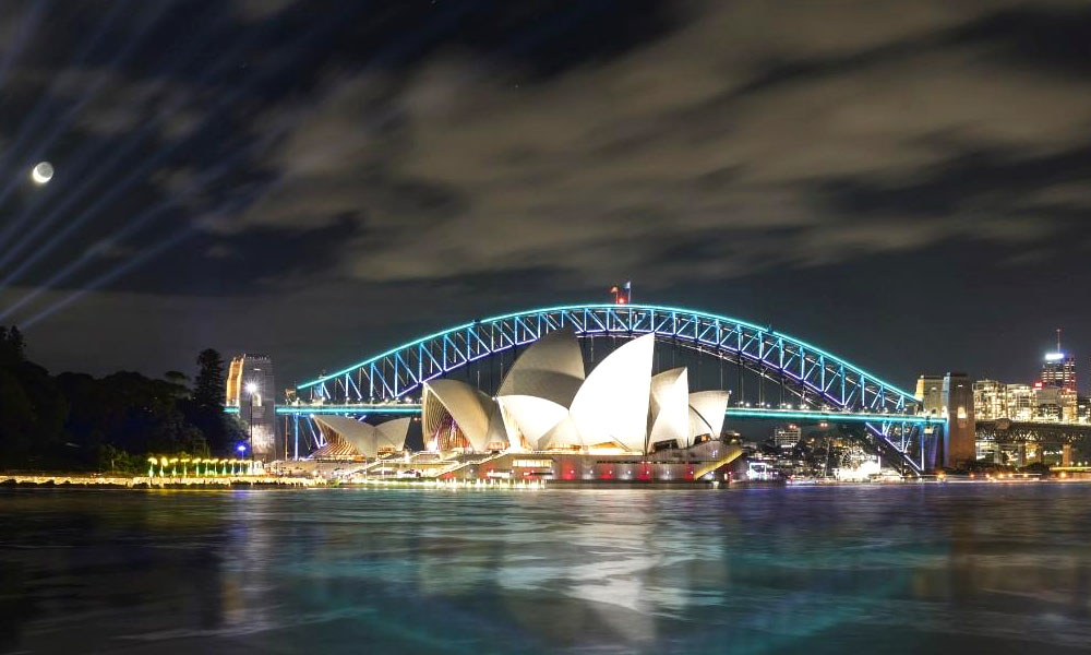 Sydney City lightens with Hussein and charming lights
