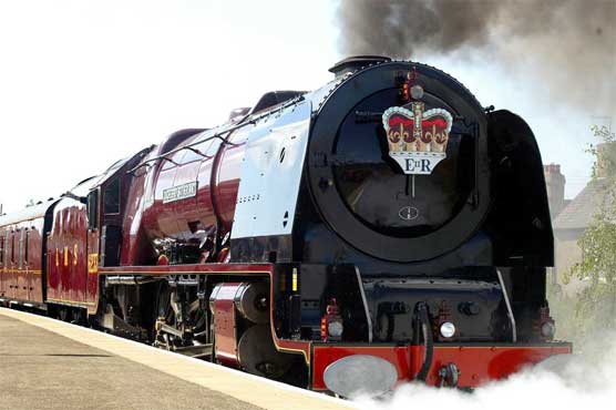 Princess Magnav will travel on the old royal train 175 years