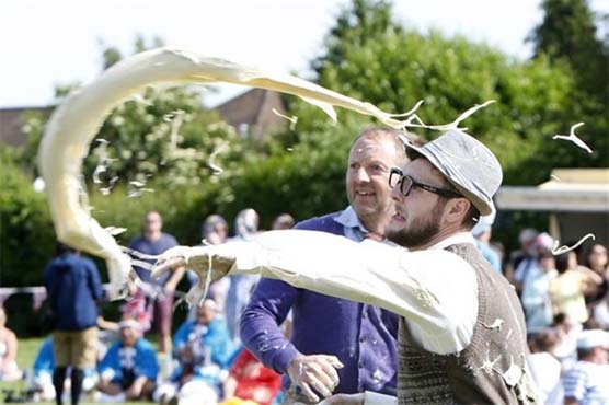 Around the pie-fighting competition in Britain arranged