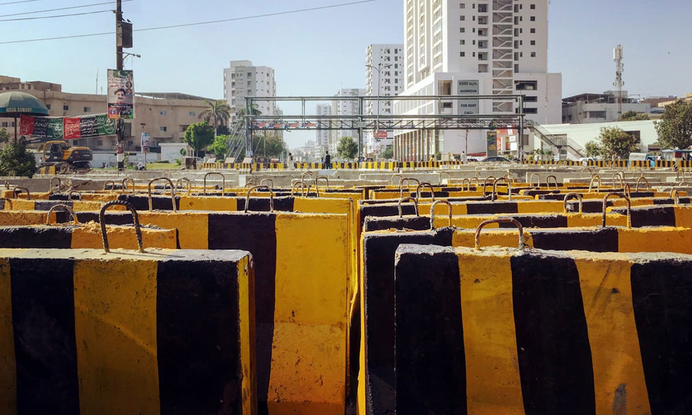 The Chief Minister decided to remove obstacles from Sindh's routes