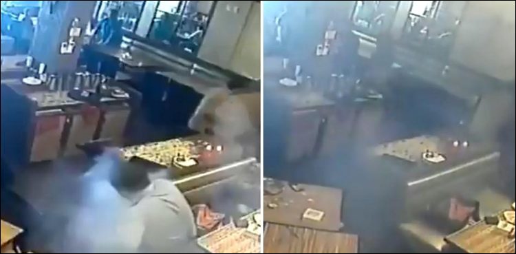 The mobile phone was buried in Mumbai's pocket