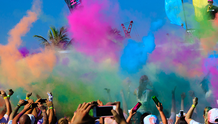 Clarified marathon in Moscow, on the other hand, the colors of the arts were scattered