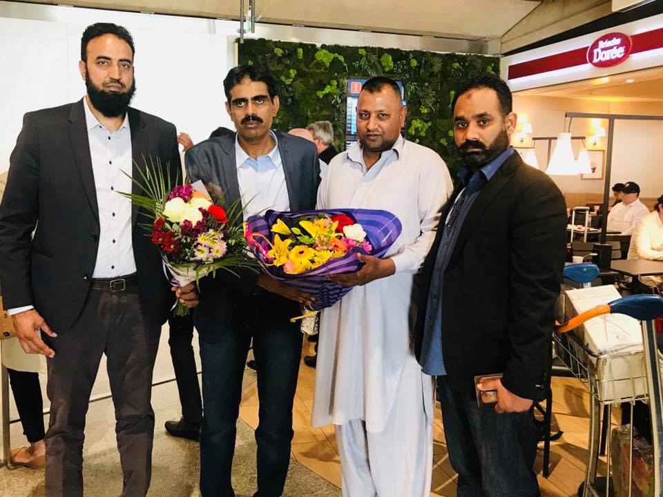 chaudhry, shamshad ahmed, returned,after, umrah, qari farooq ahmed, chaudhry afzal langah, muhammad afrasyab, and, others, received, him, on, charles, degal, airport