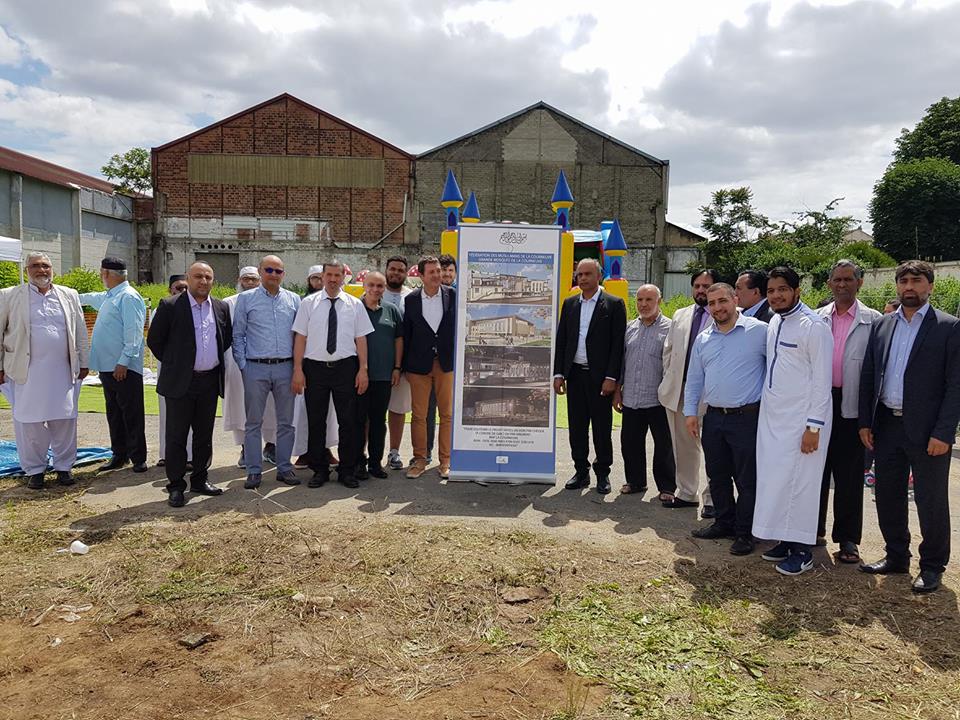 PARIS, MUSLIM, FEDERATION, OF, LAW CORNEU, ARRANGED, EID, MILAN, PARTY, REPORT, A K RAO